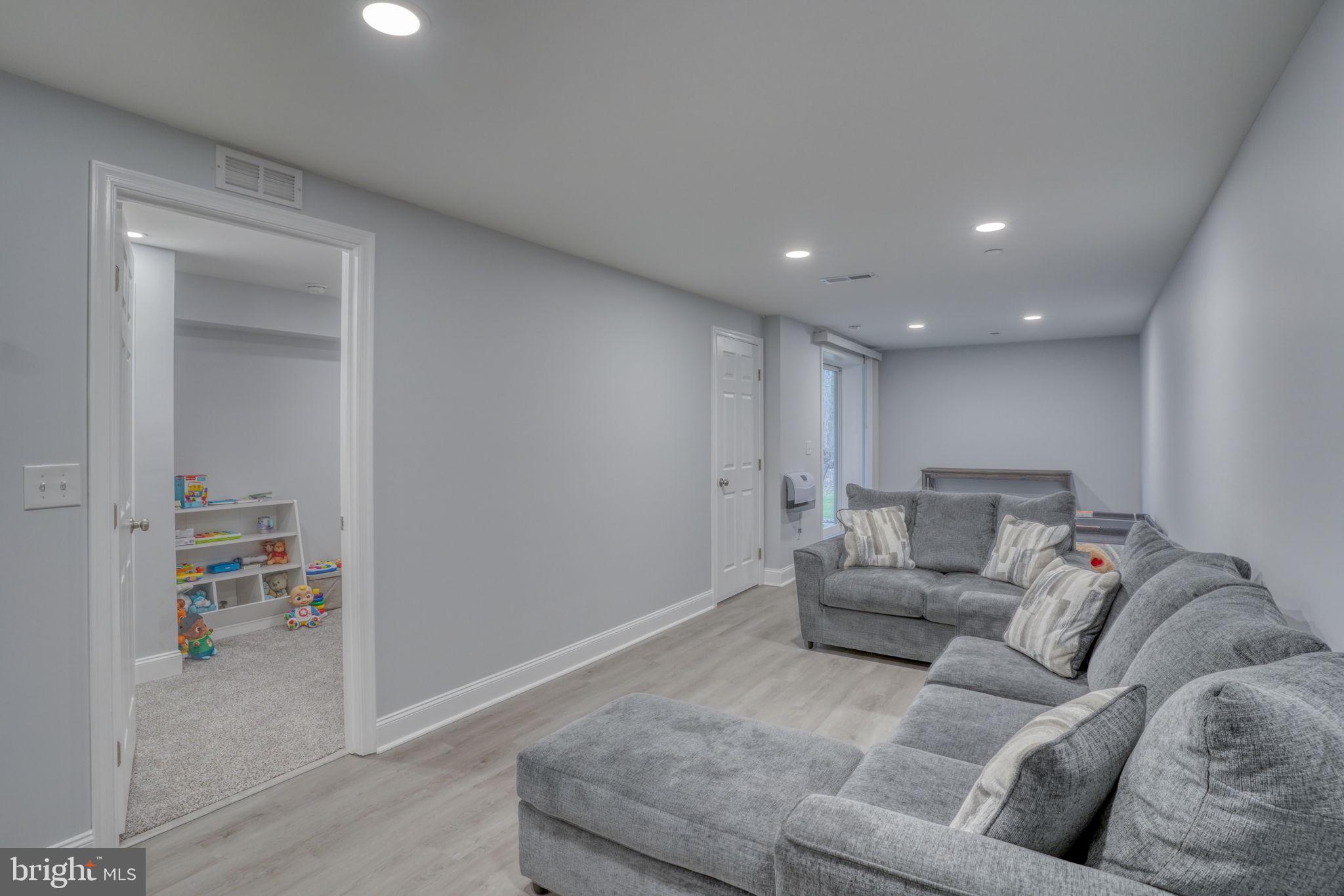 29809 CAPTAIN ADAMOUSKI STREET 15A