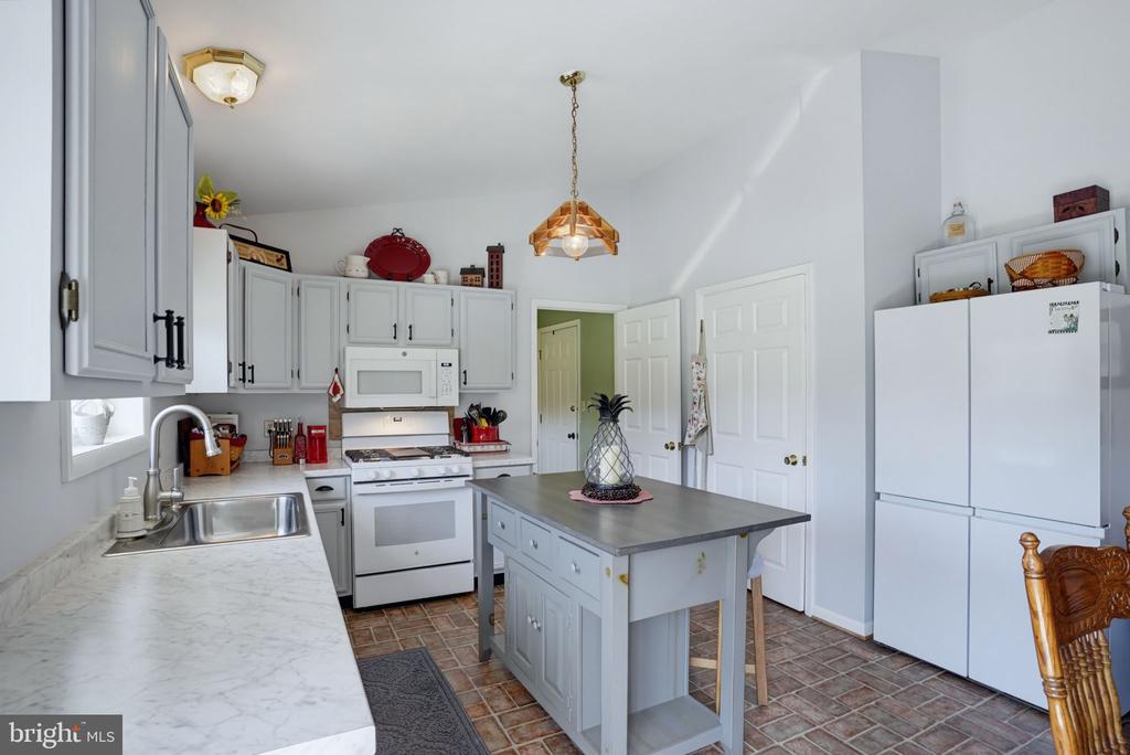 12690 PEACH LANE