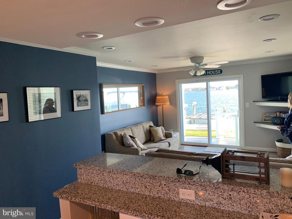 419 Bayshore Dr #102
