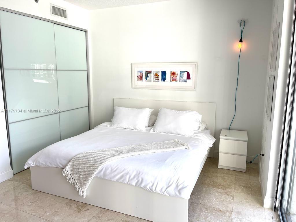 1060 Brickell Ave # 1609