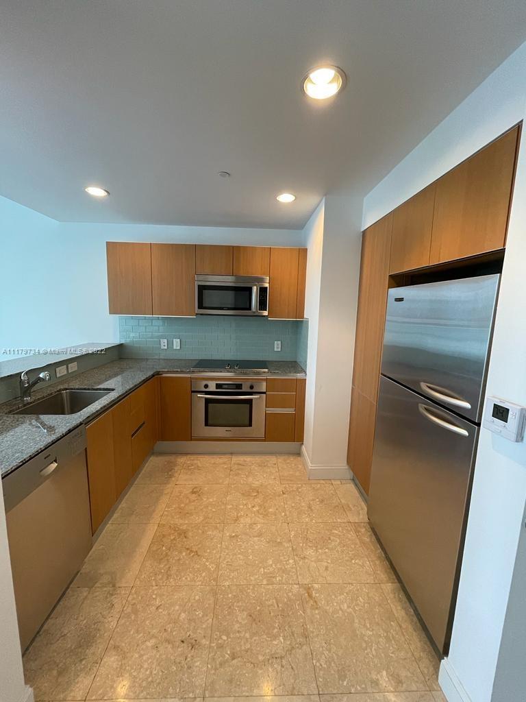 1060 Brickell Ave # 1609