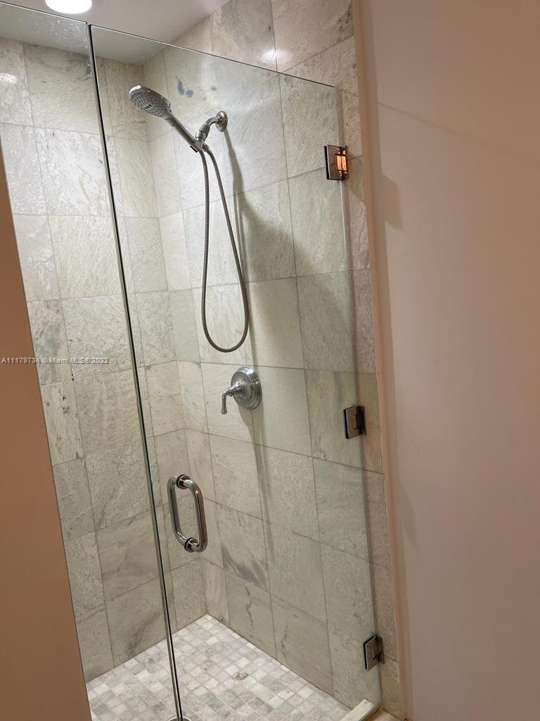 1060 Brickell Ave # 1609