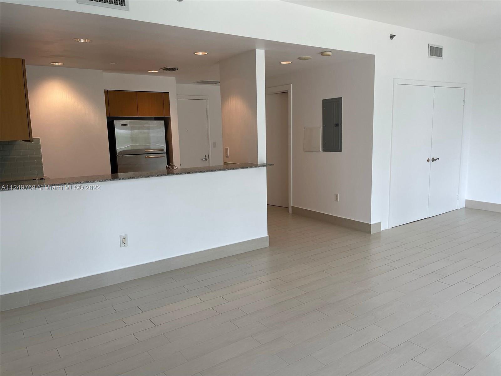 1050 Brickell Ave # 1512