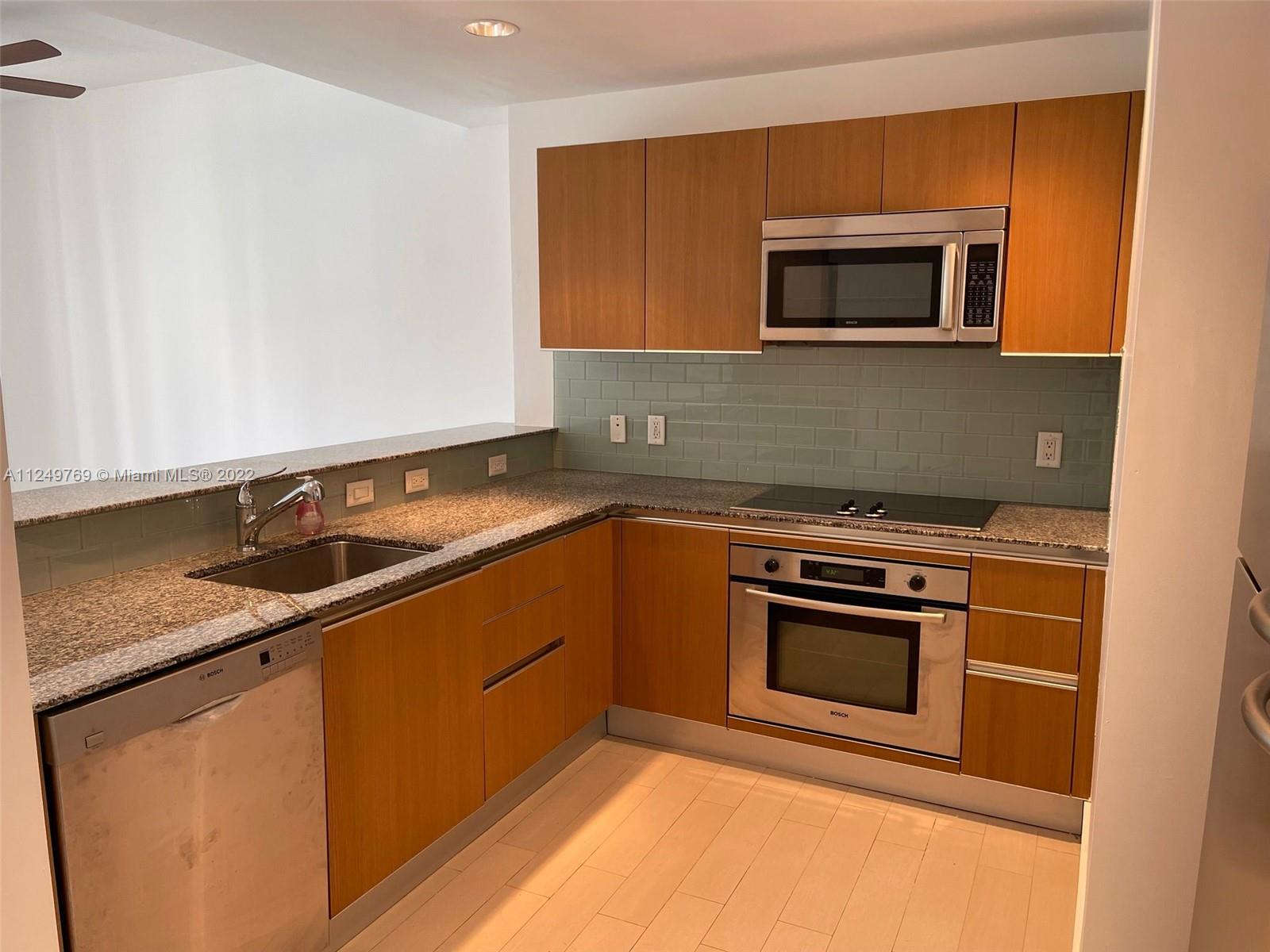 1050 Brickell Ave # 1512