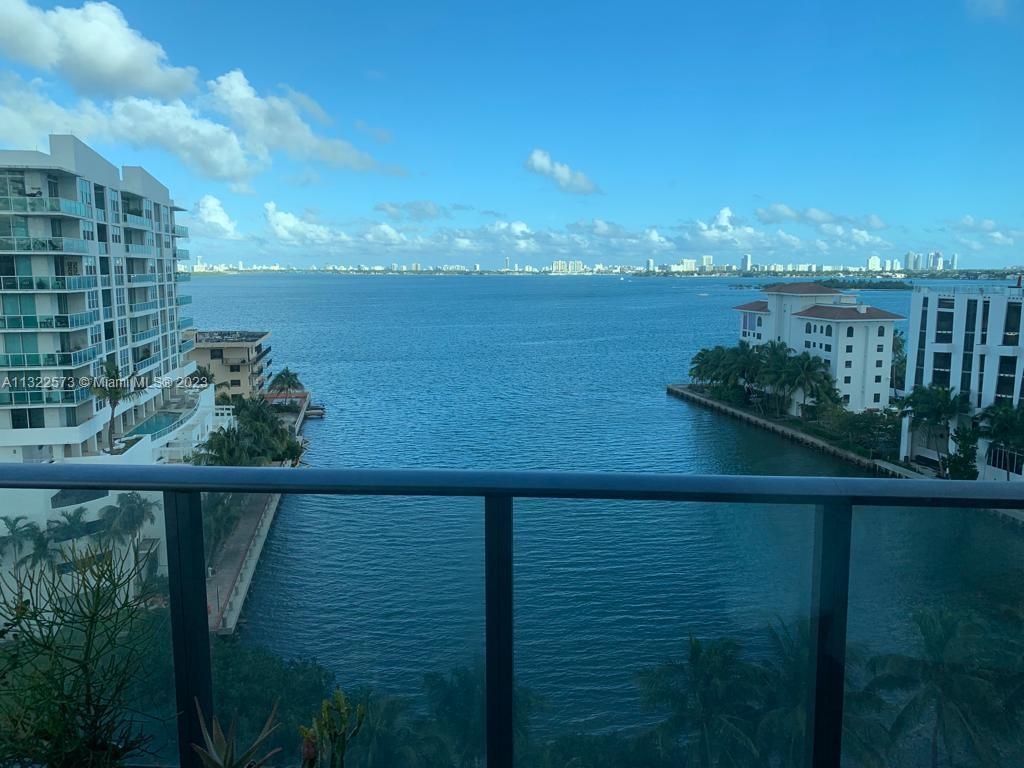 460 NE 28th St # 801