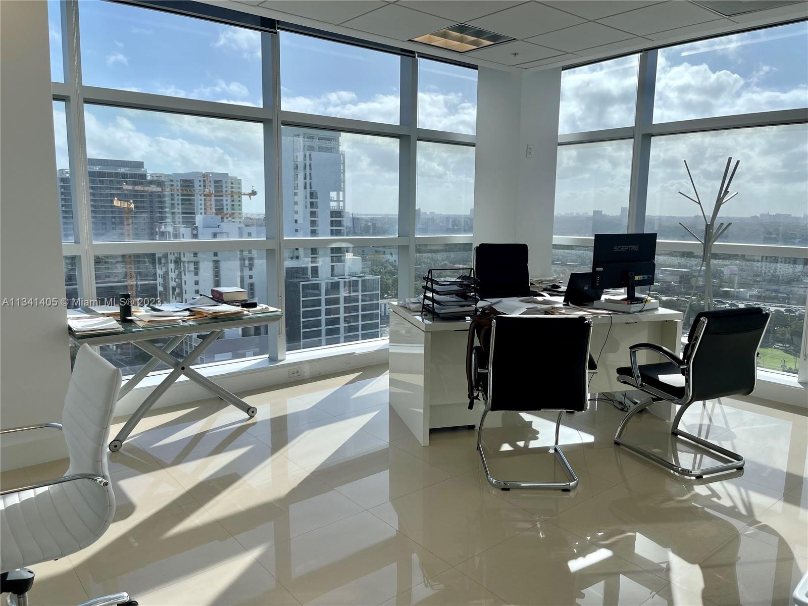 175 SW 7th St # 1712