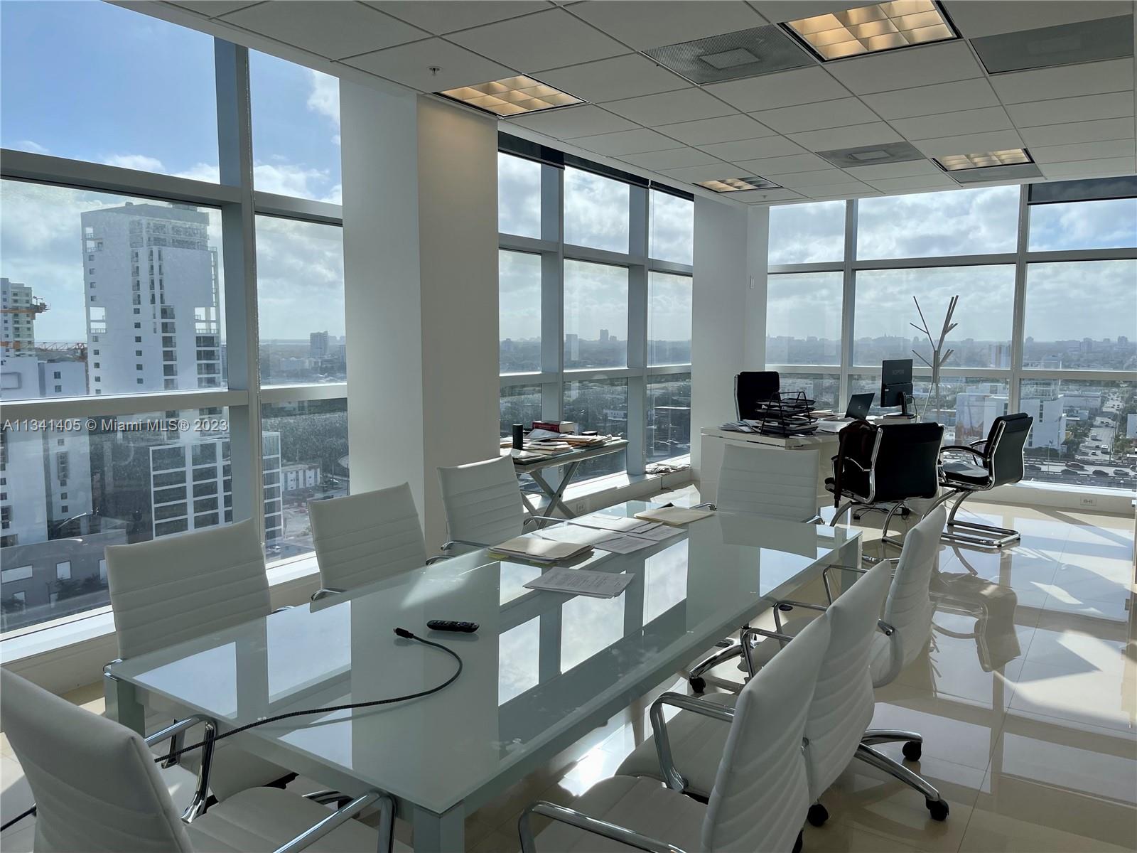 175 SW 7th St # 1712