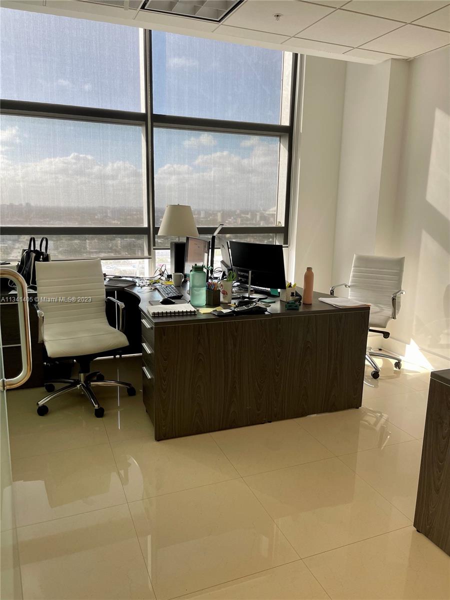 175 SW 7th St # 1712