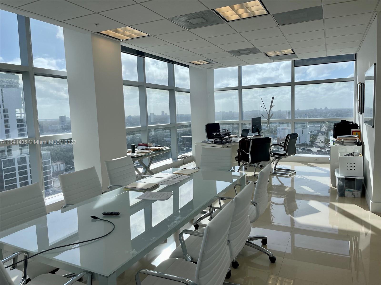 175 SW 7th St # 1712