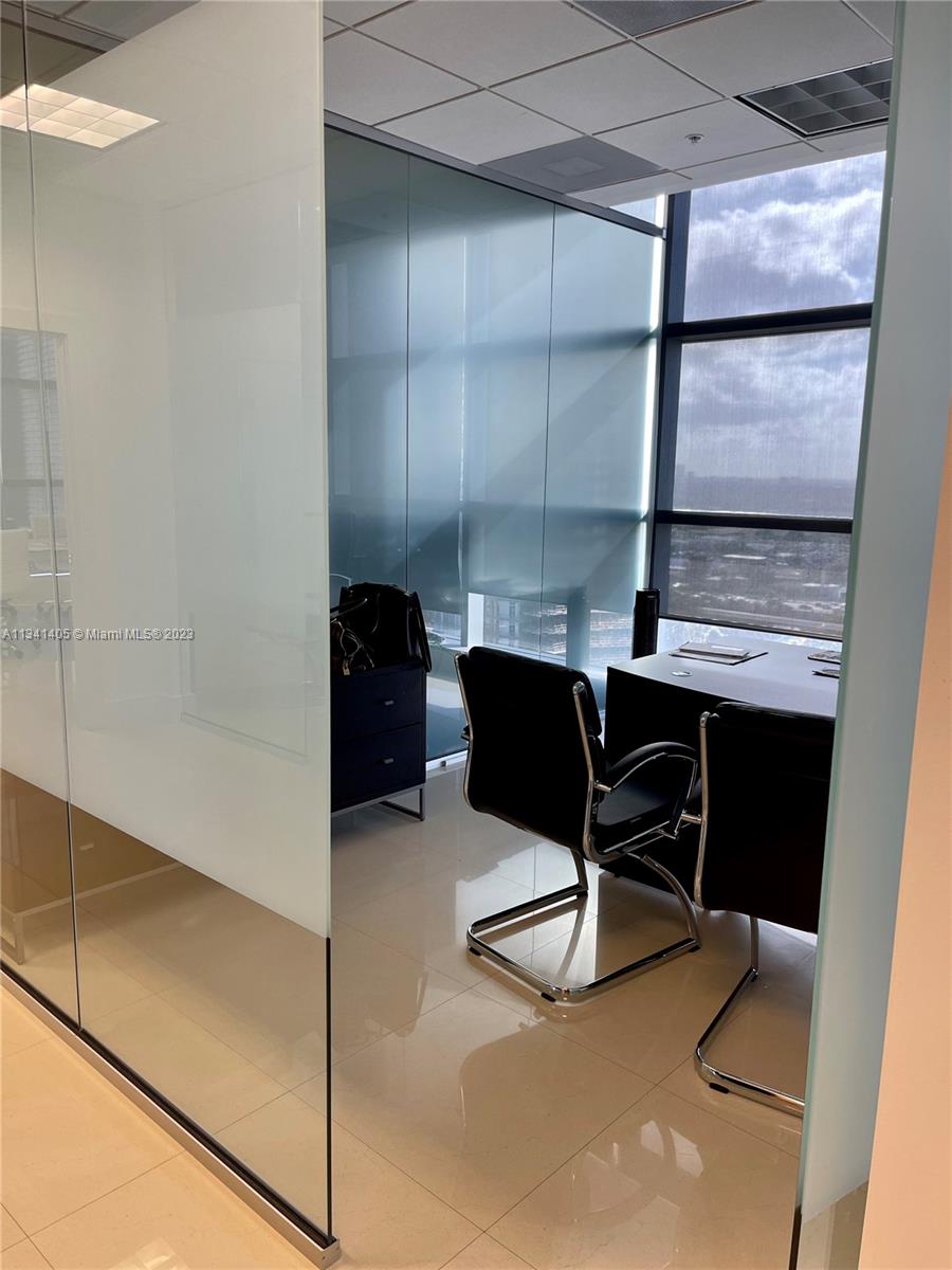 175 SW 7th St # 1712