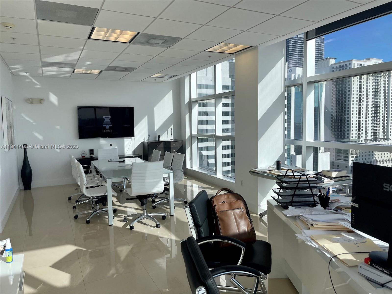 175 SW 7th St # 1712