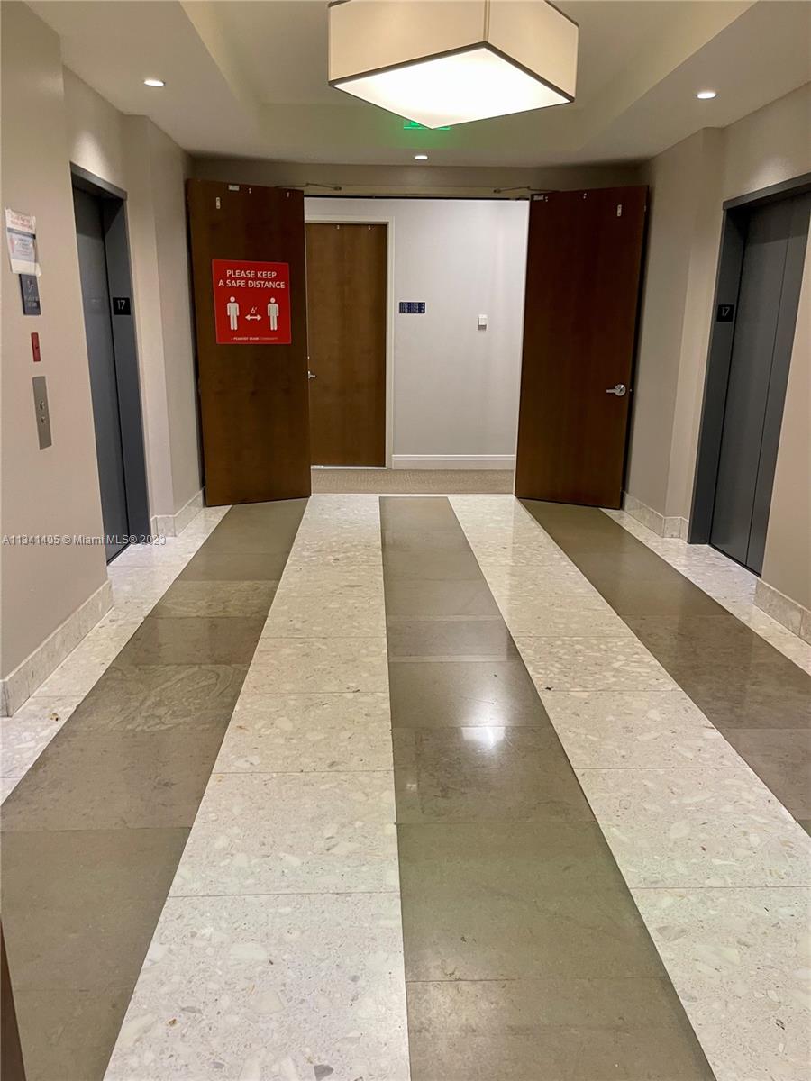 175 SW 7th St # 1712