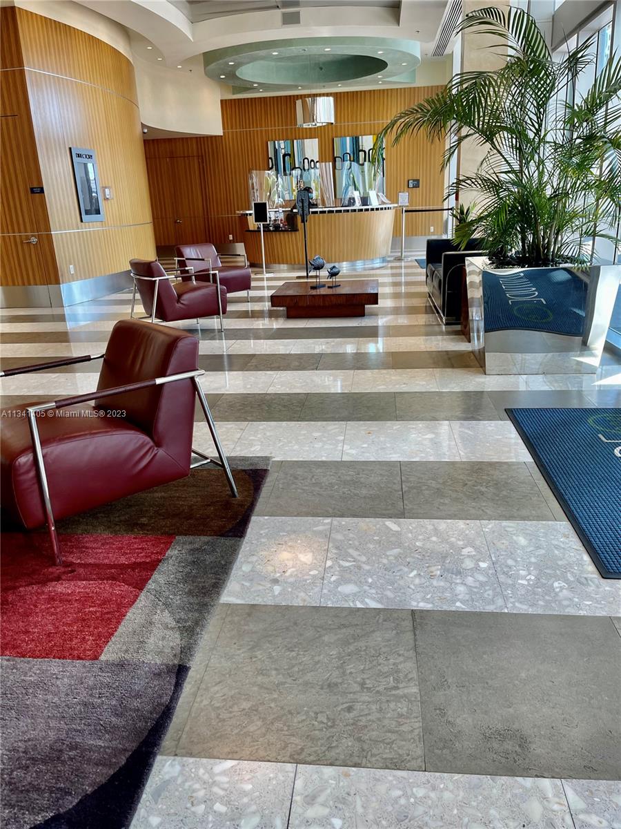 175 SW 7th St # 1712