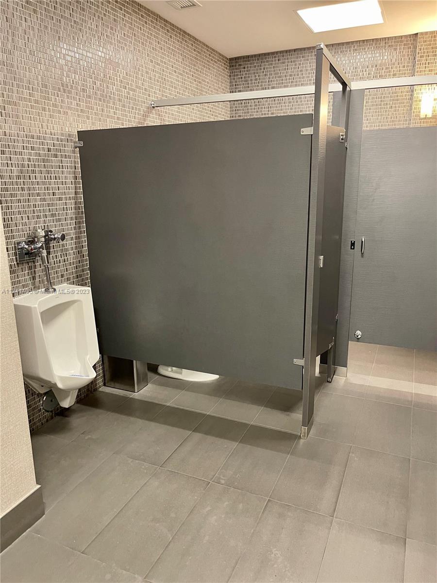 175 SW 7th St # 1712