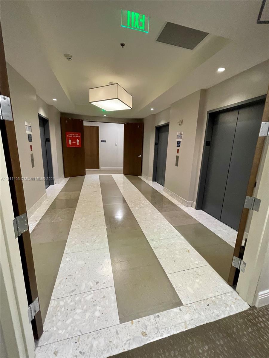 175 SW 7th St # 1712