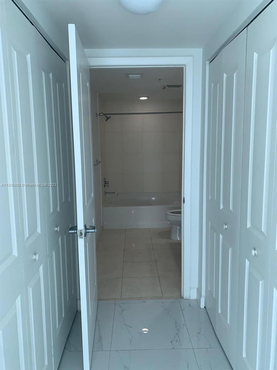 186 SE 12th Ter # 1102