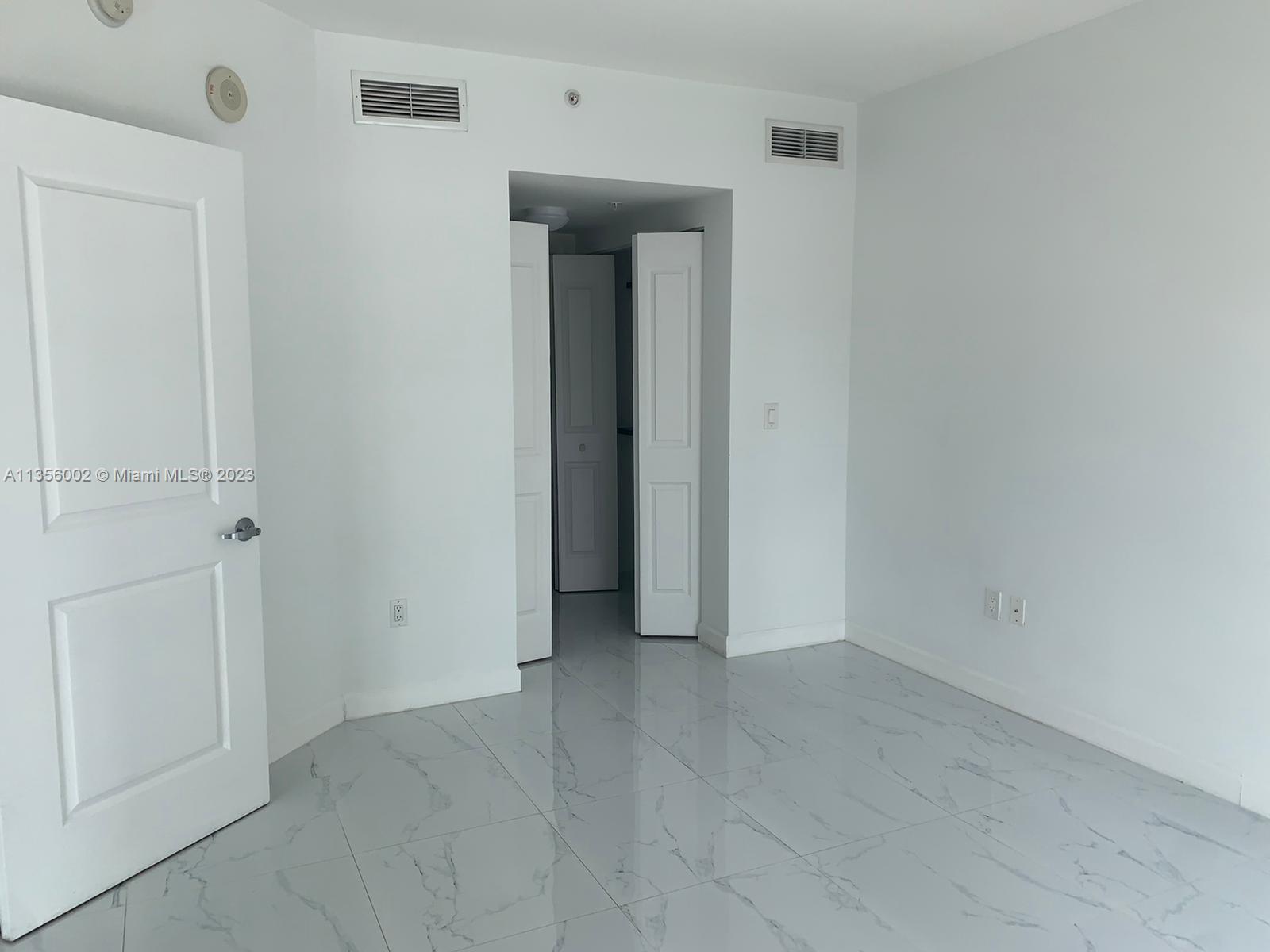 186 SE 12th Ter # 1102