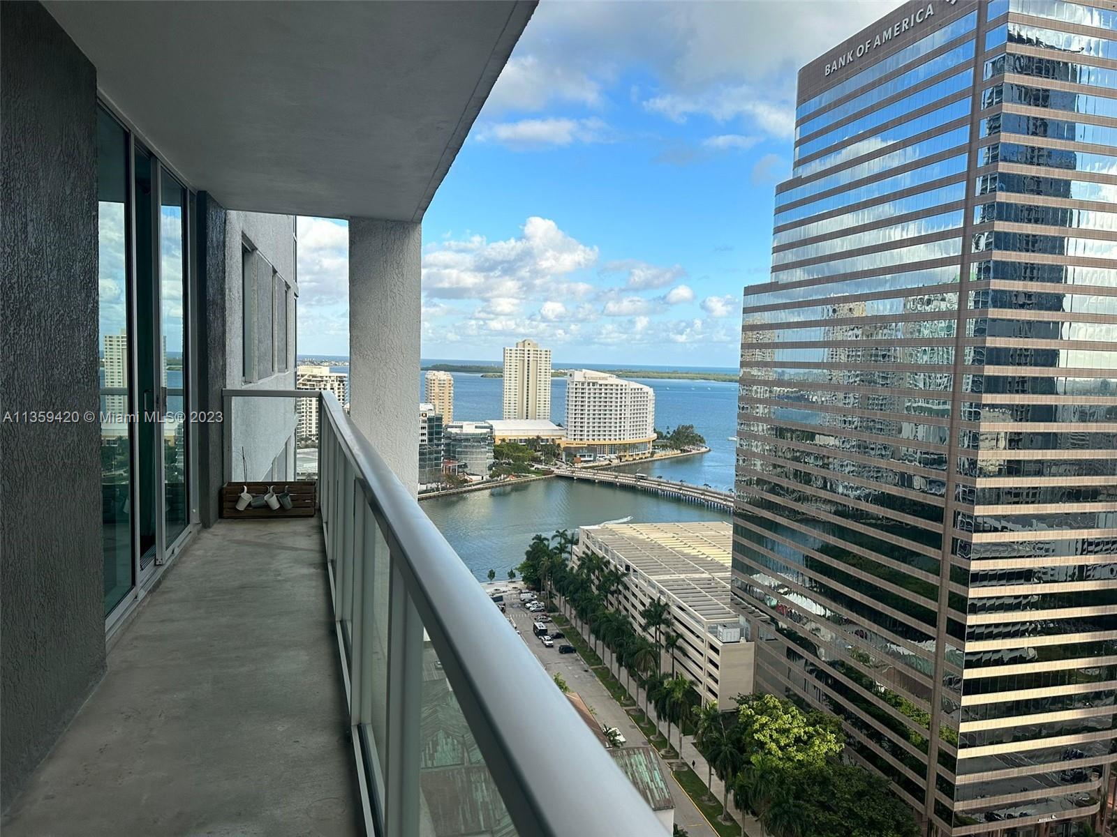 500 Brickell Ave # 2704