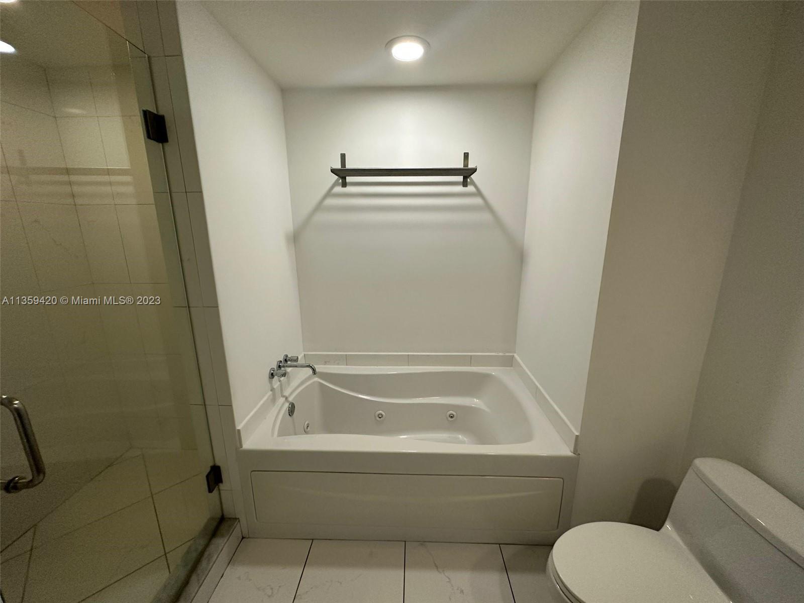 500 Brickell Ave # 2704