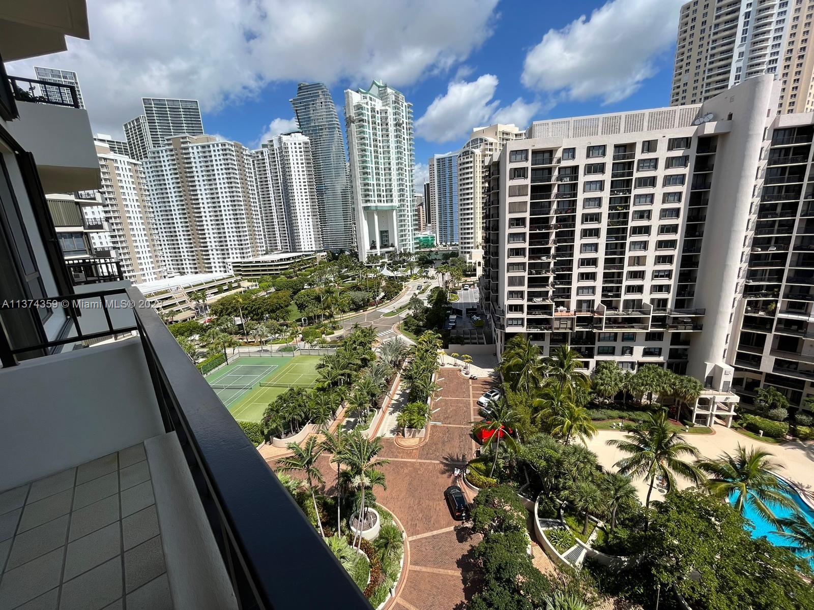 520 Brickell Key Dr # A1400