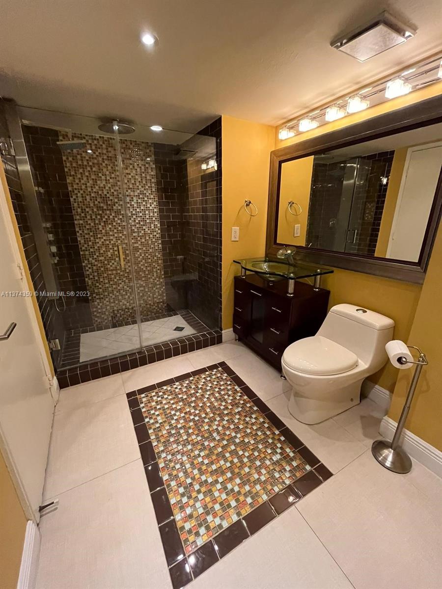 520 Brickell Key Dr # A1400