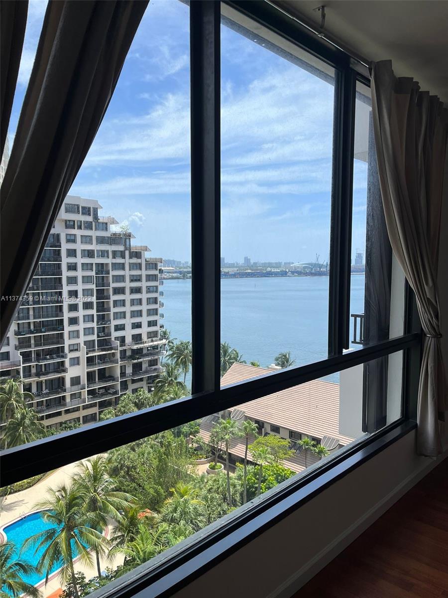 520 Brickell Key Dr # A1400