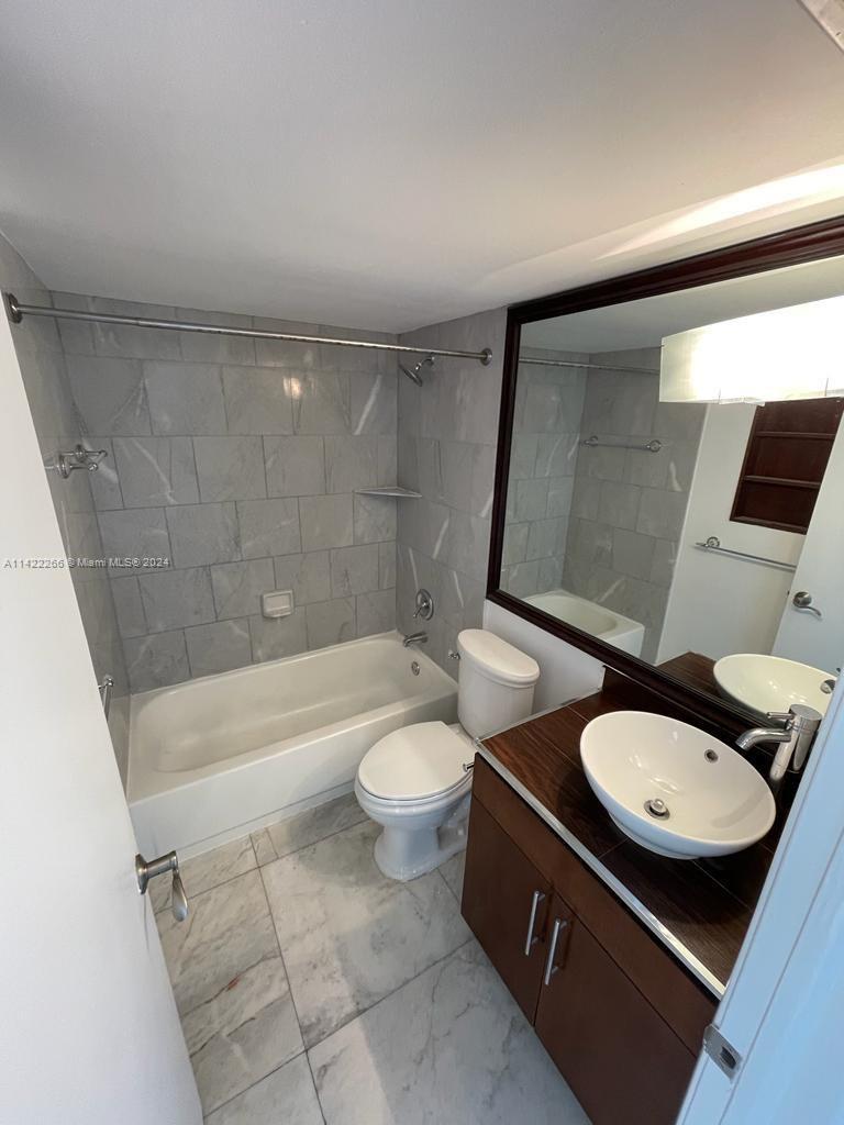 770 Claughton Island Dr # 1504