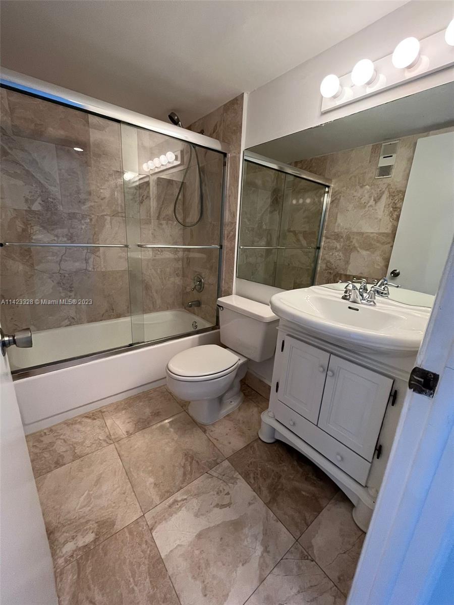 770 Claughton Island Dr # 413