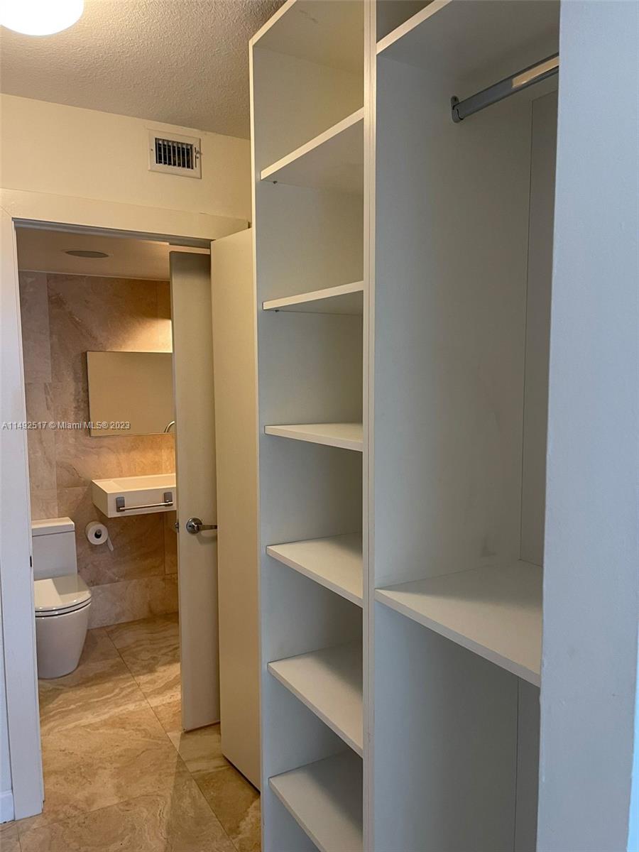 770 Claughton Island Dr # 1001