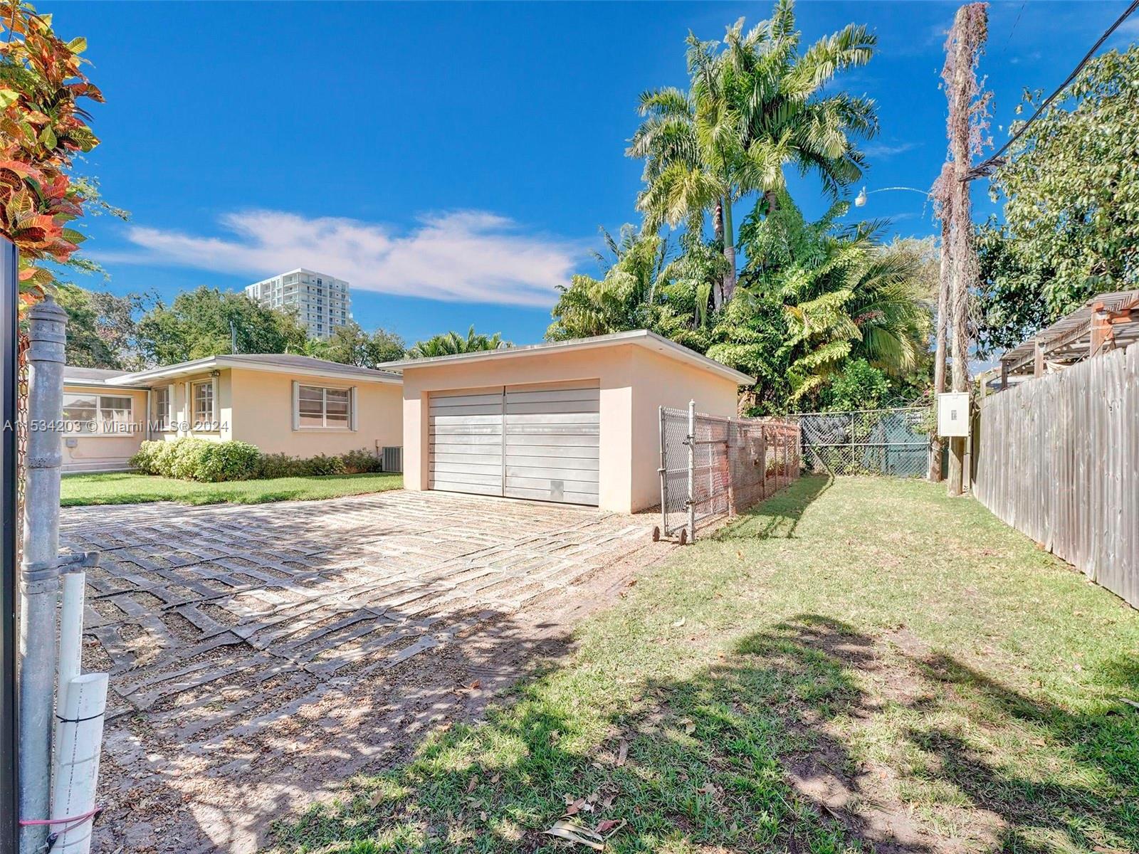 211 SW 24th Rd