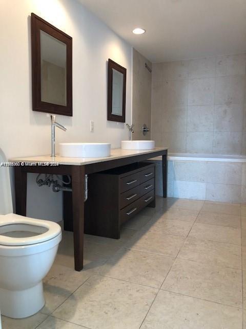 475 Brickell Ave # 1012