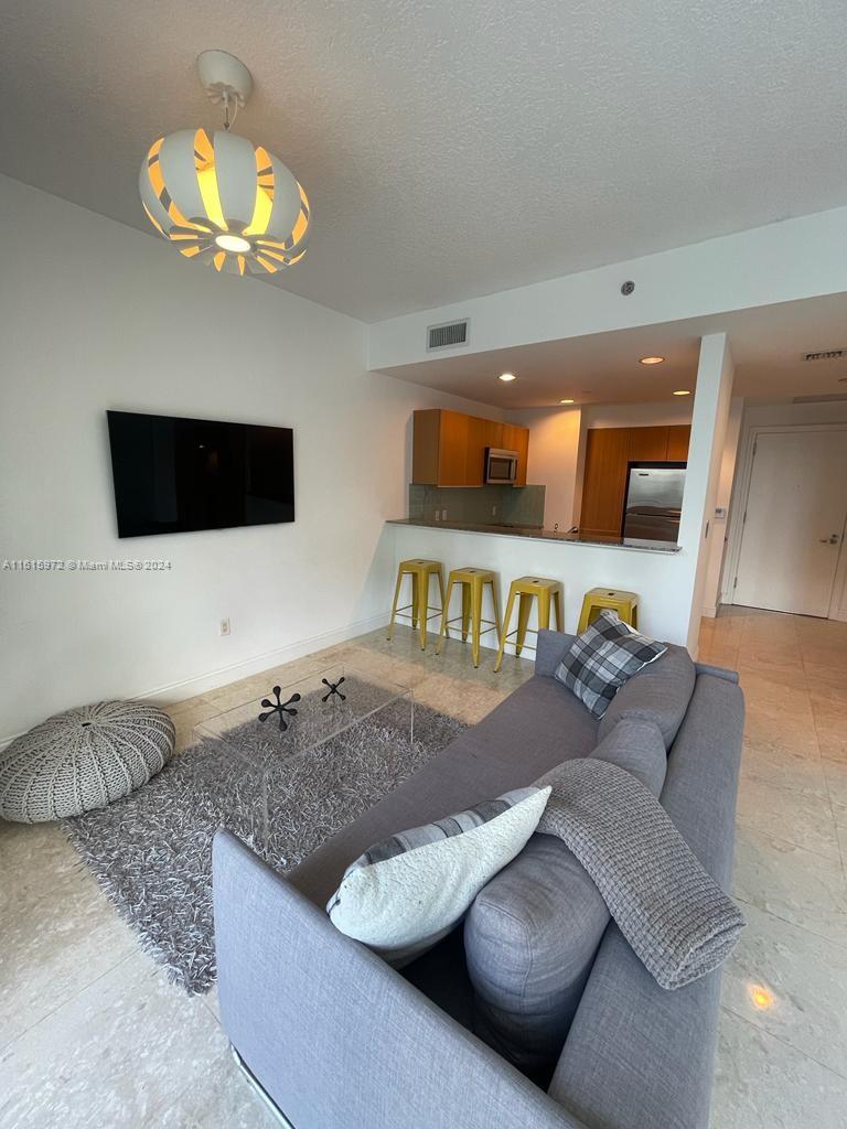 1060 Brickell Ave # 1609