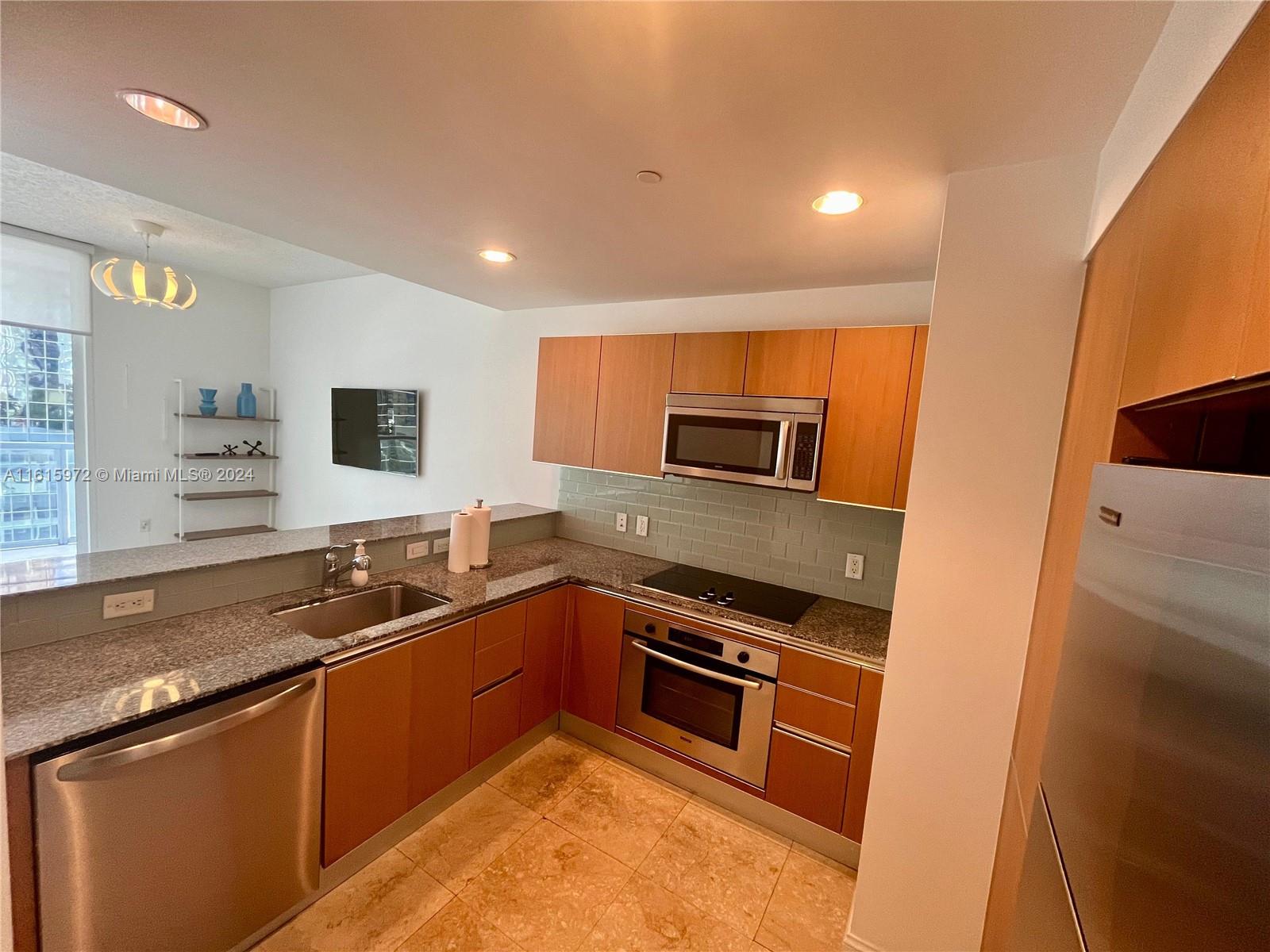 1060 Brickell Ave # 1609