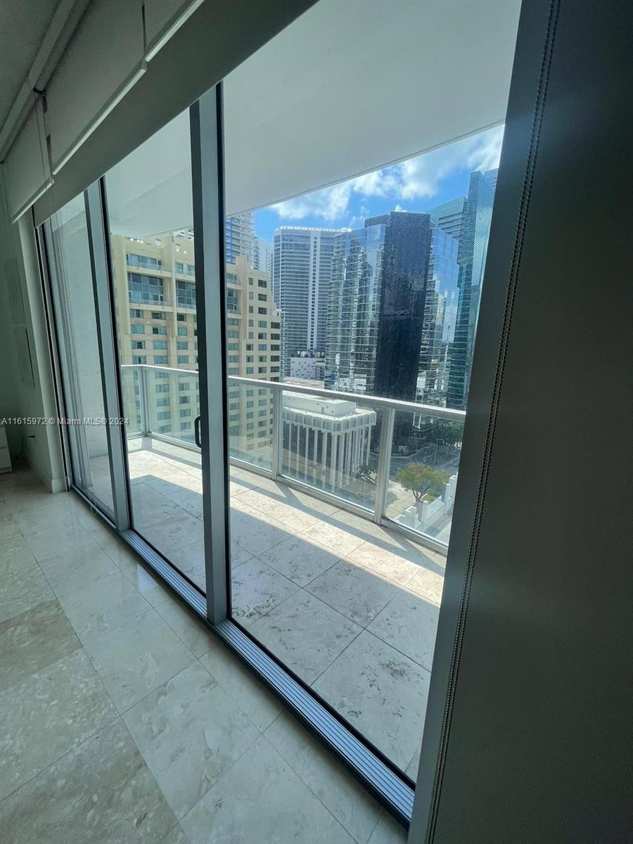 1060 Brickell Ave # 1609
