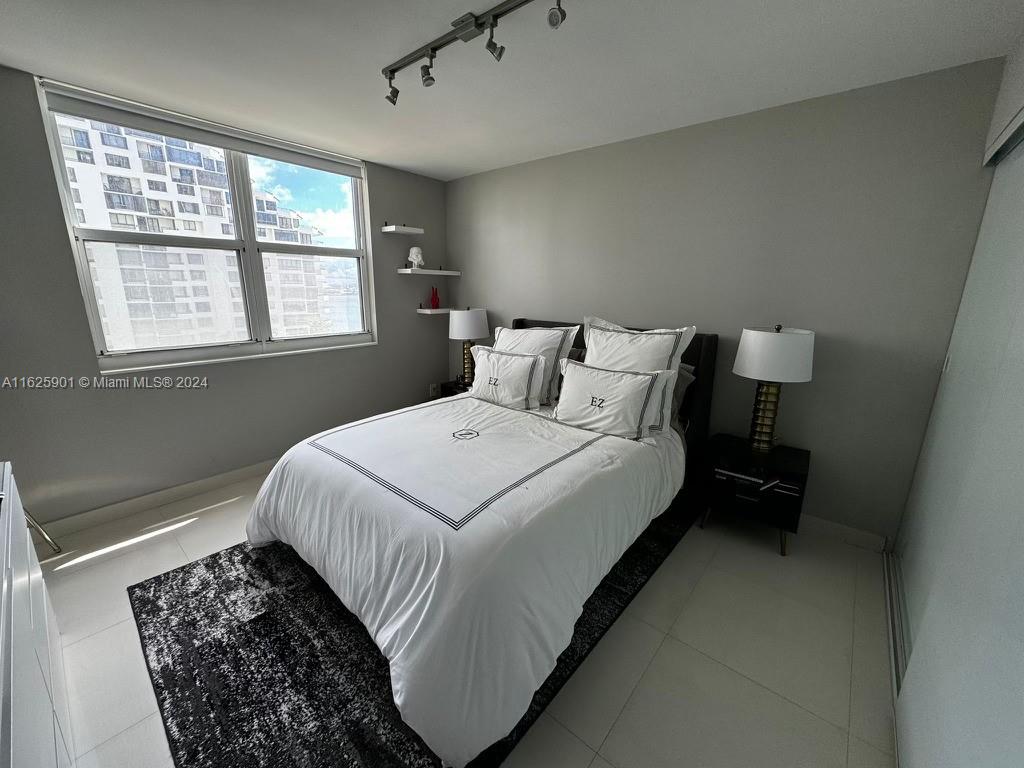 770 Claughton Island Dr # 905