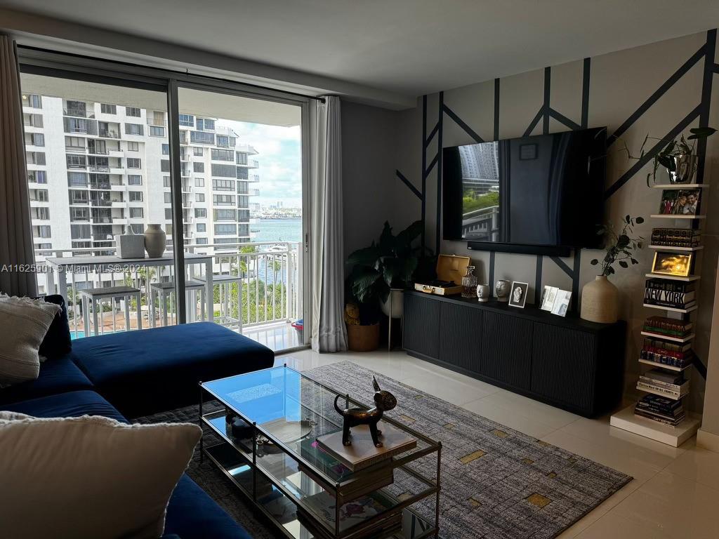 770 Claughton Island Dr # 905