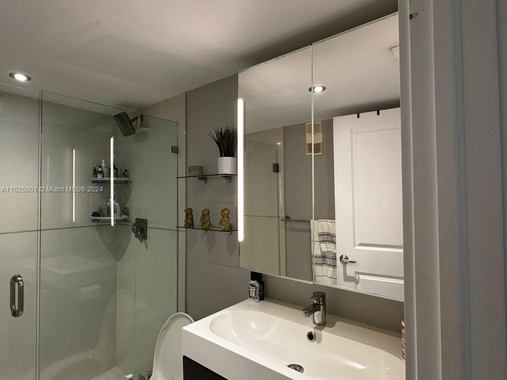 770 Claughton Island Dr # 905