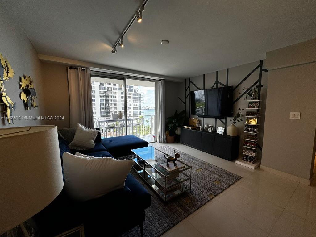 770 Claughton Island Dr # 905