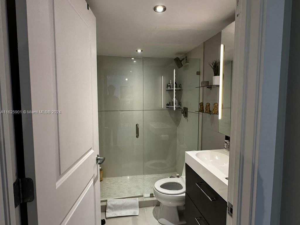 770 Claughton Island Dr # 905