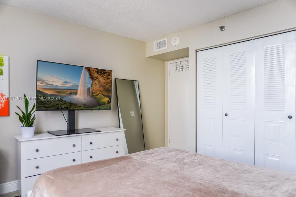 770 Claughton Island Dr # 2006