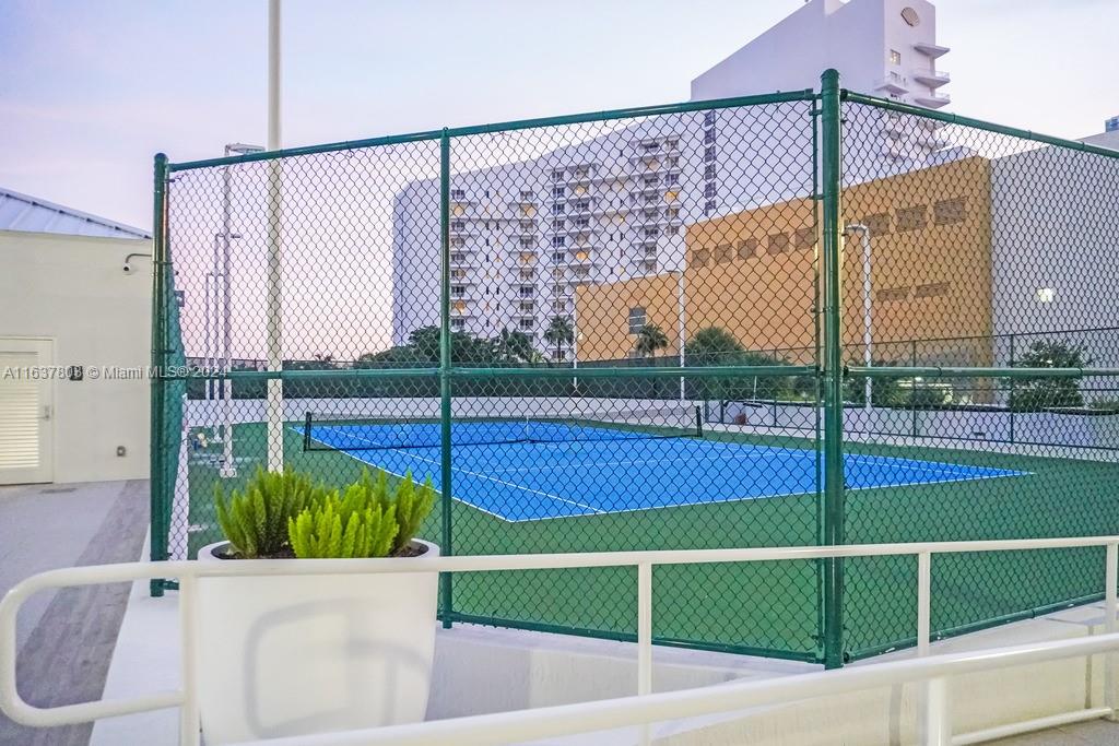 770 Claughton Island Dr # 2006