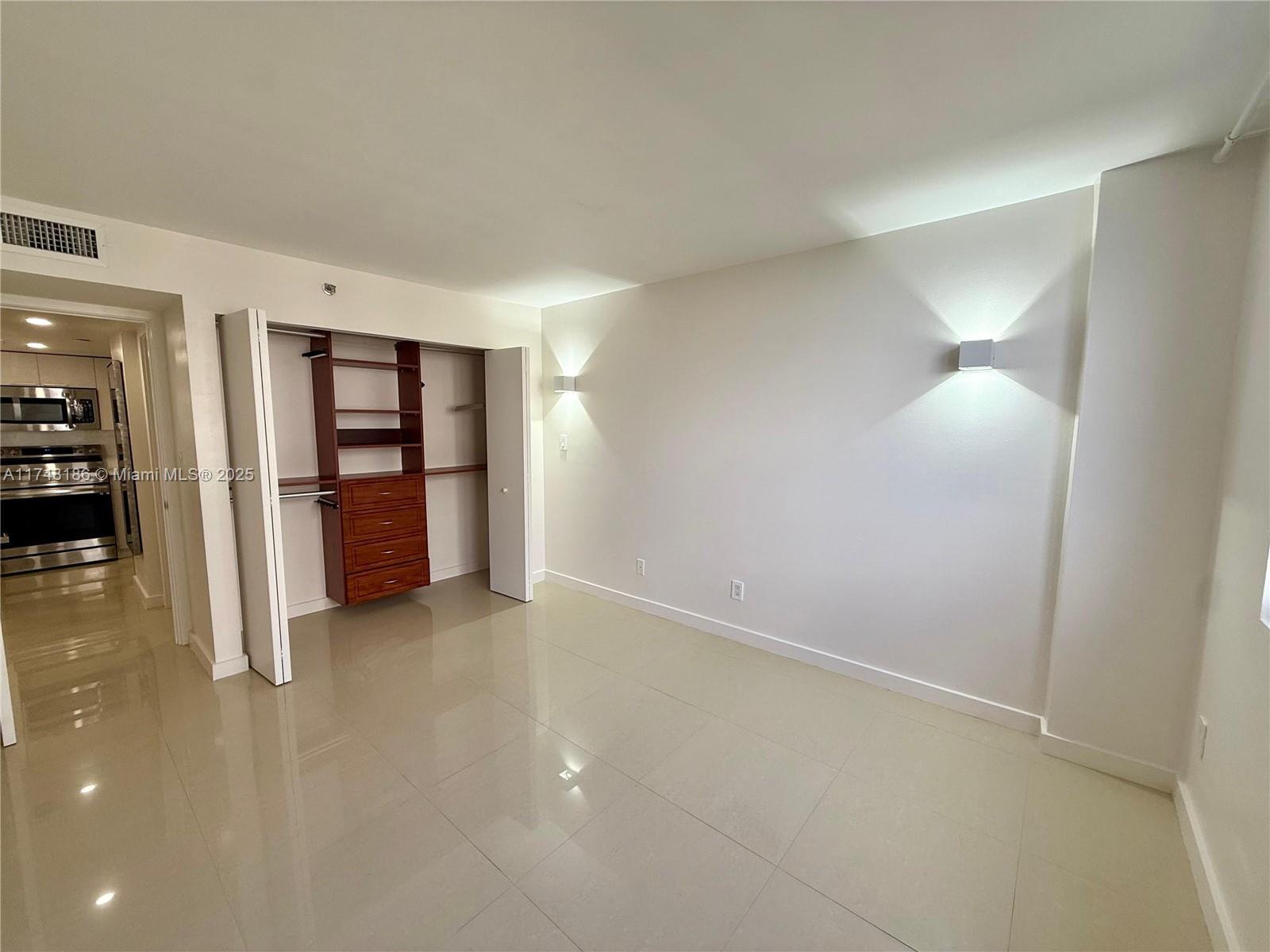 770 Claughton Island Dr # 903