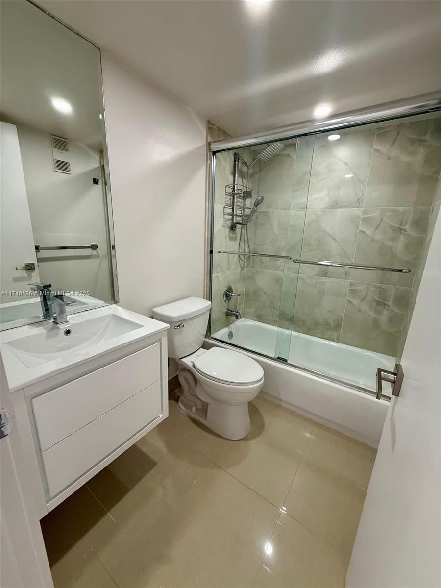 770 Claughton Island Dr # 903