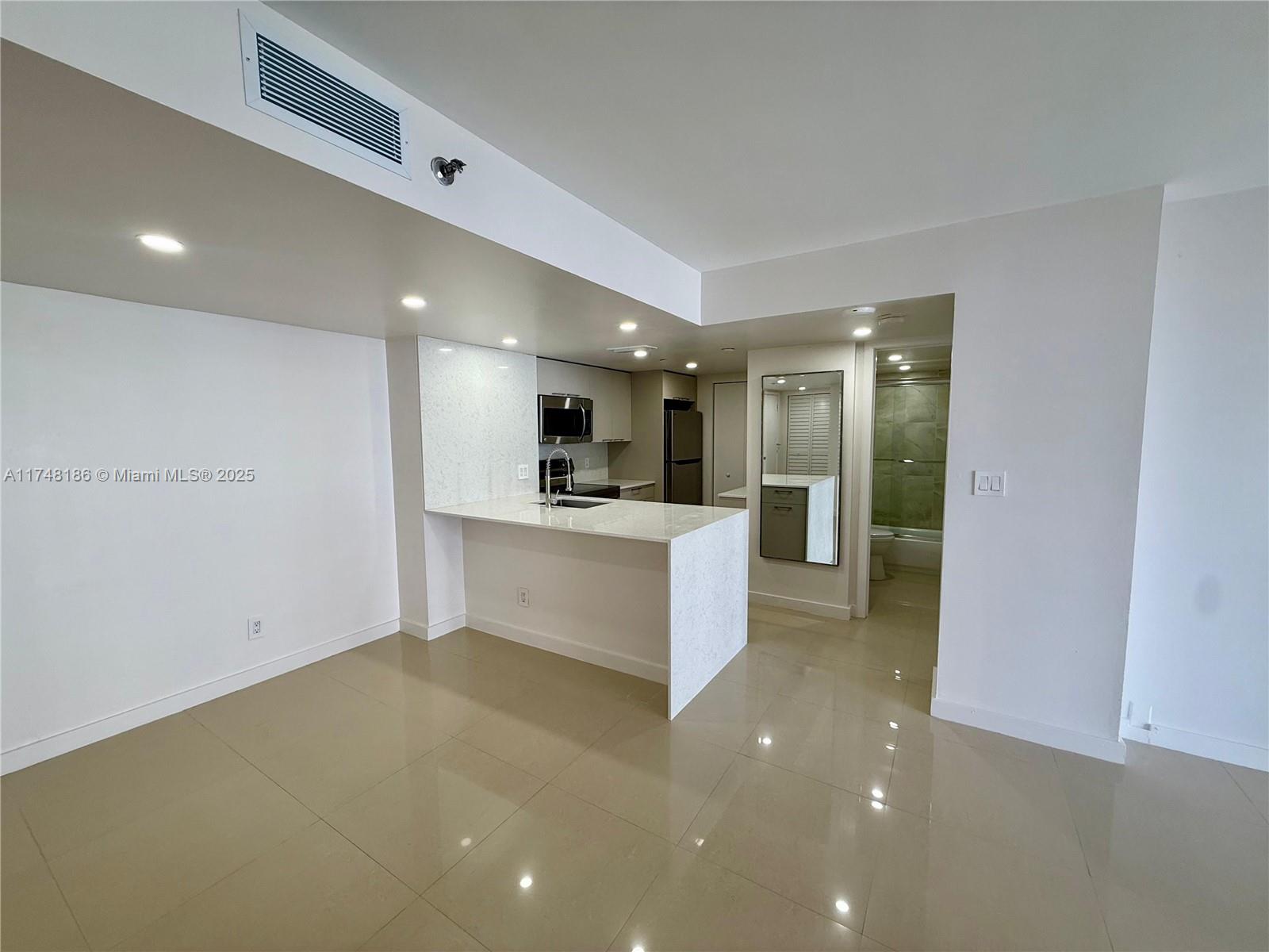 770 Claughton Island Dr # 903