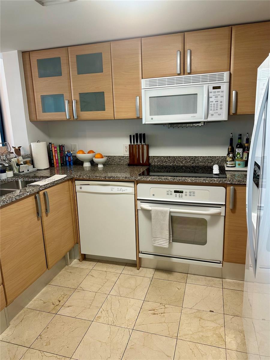 2101 Brickell Ave # 2310