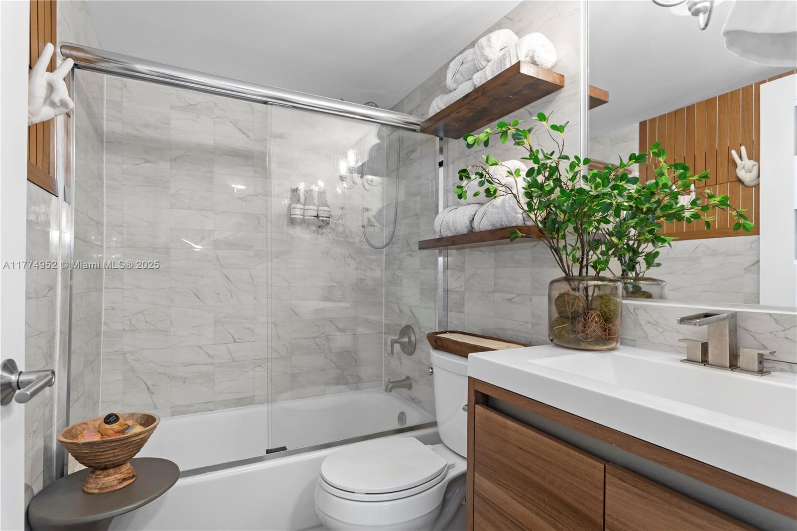 770 Claughton Island Dr # 1705