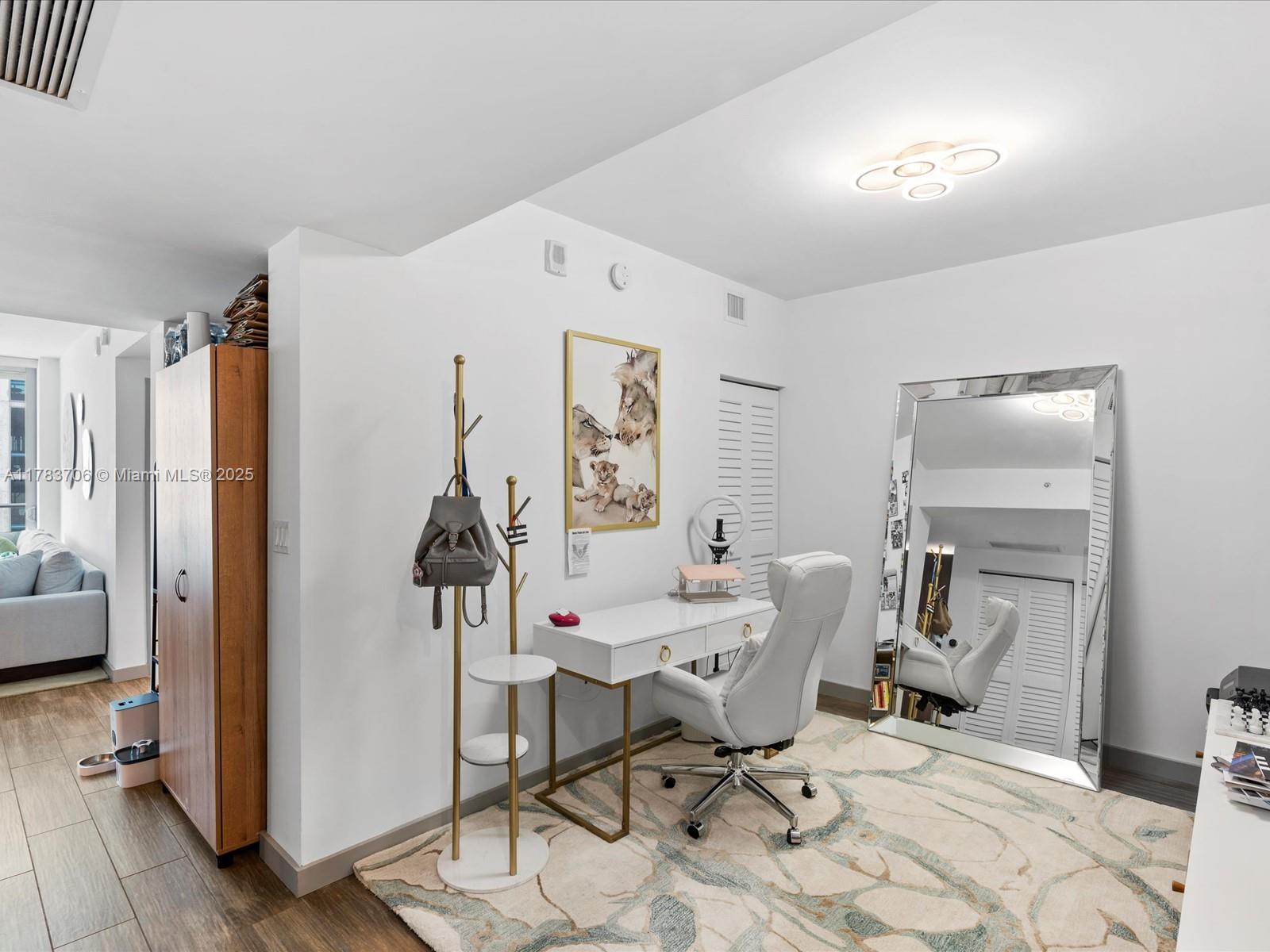 1600 SW 1st Ave # 714