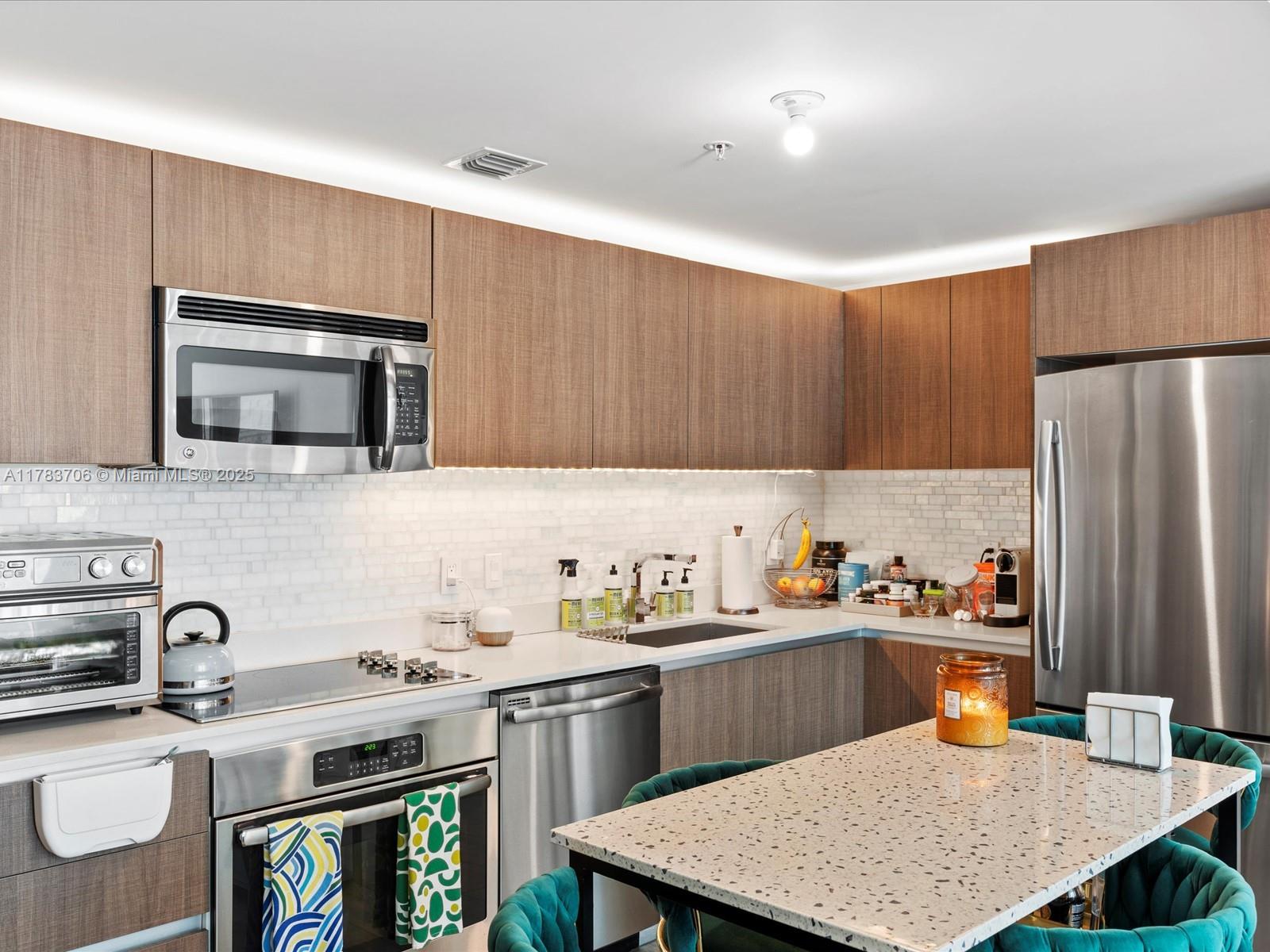 1600 SW 1st Ave # 714