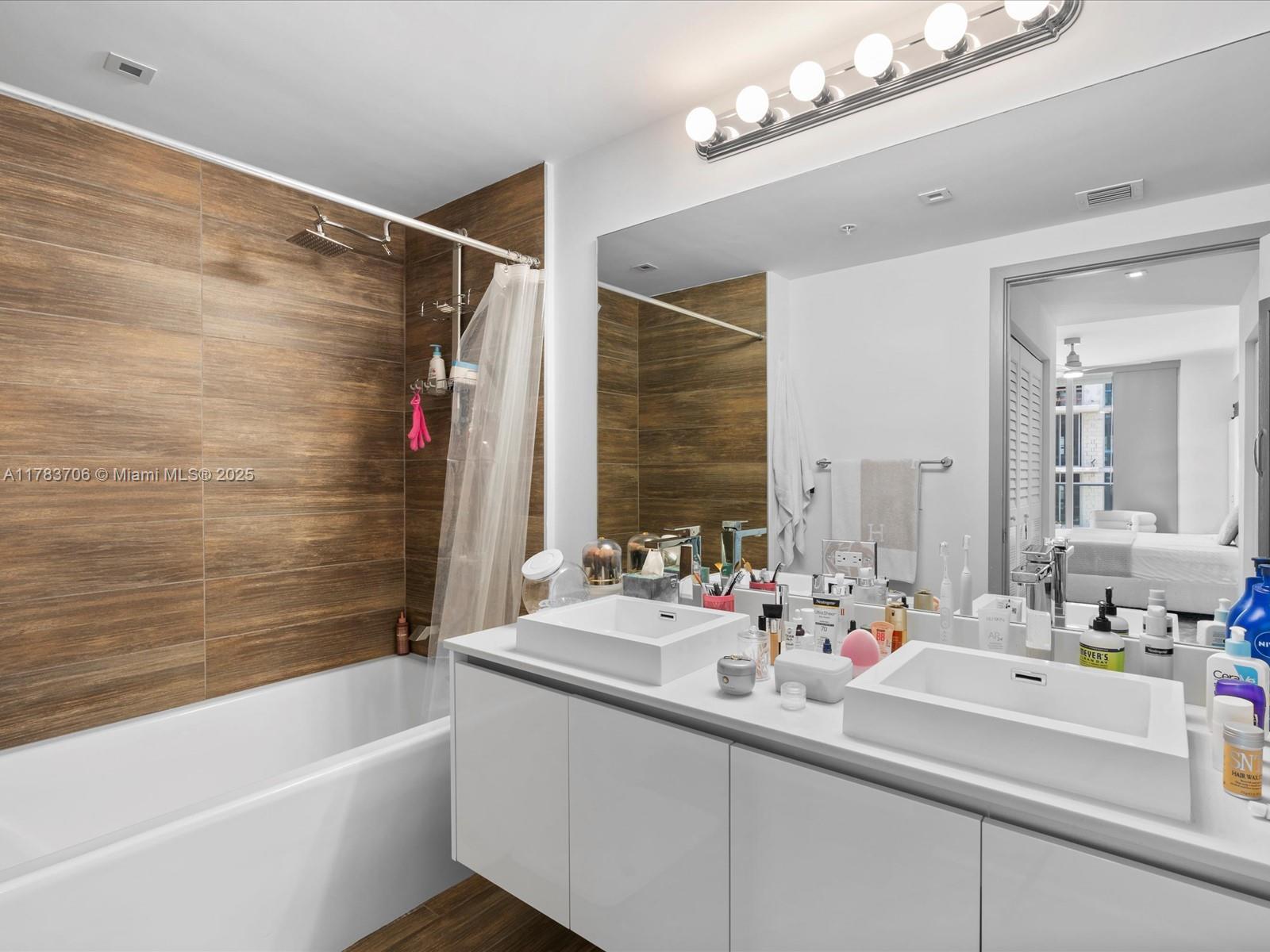 1600 SW 1st Ave # 714