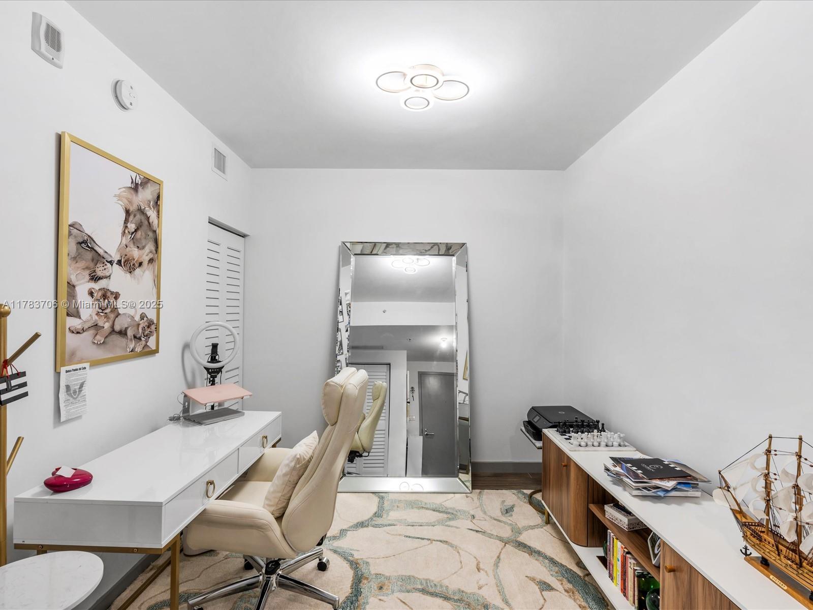 1600 SW 1st Ave # 714